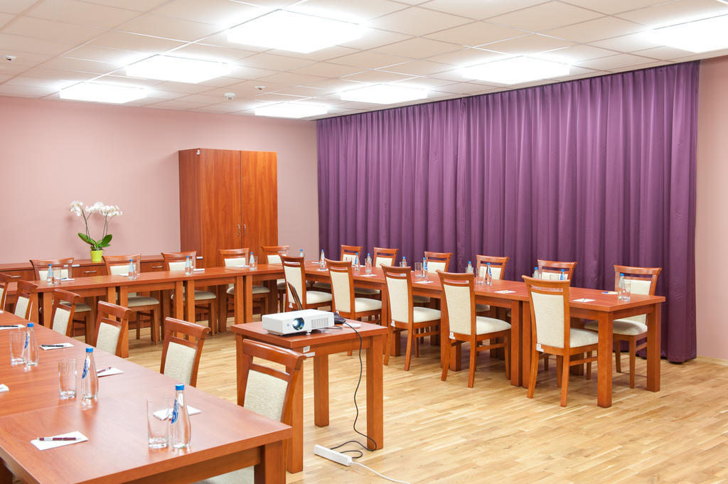 Otrębusy Ckm Centrum Konferencyjne Mazowsze المظهر الخارجي الصورة