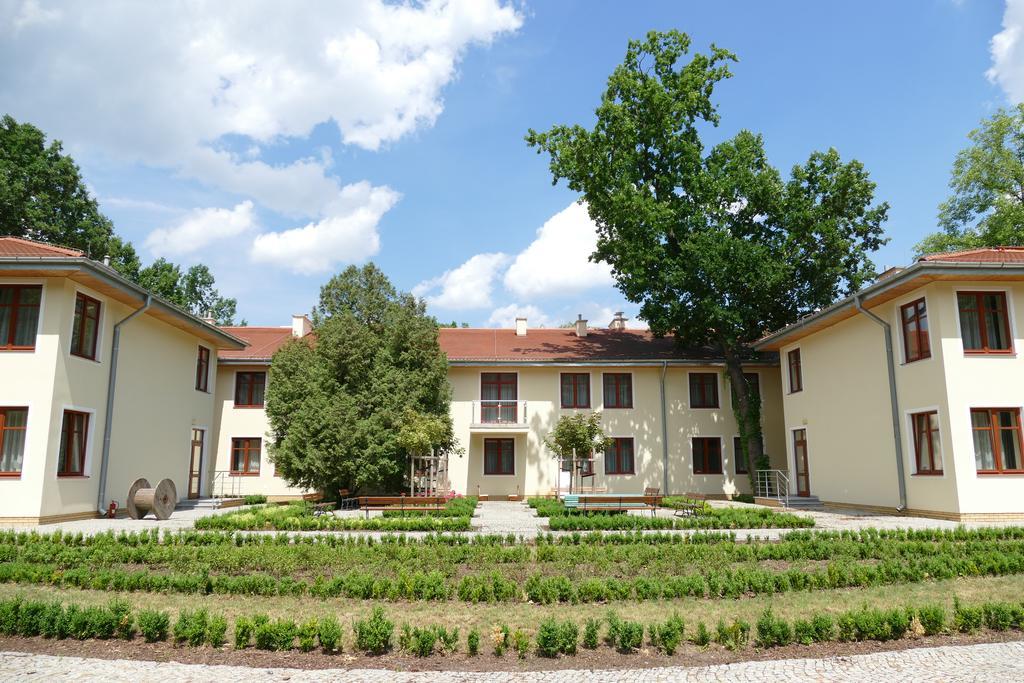 Otrębusy Ckm Centrum Konferencyjne Mazowsze المظهر الخارجي الصورة