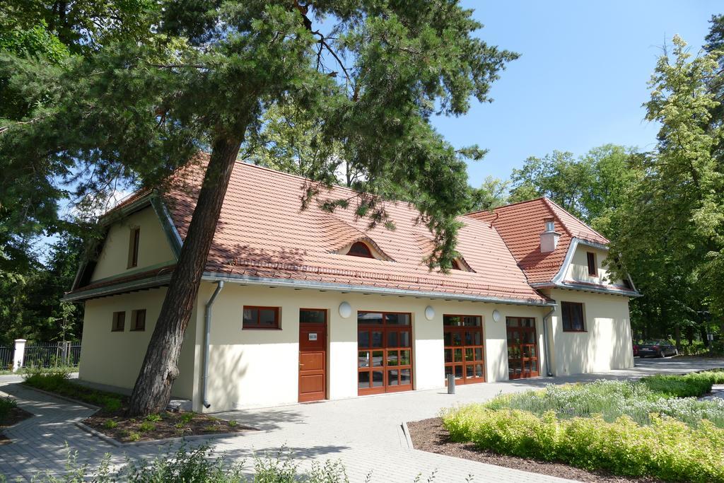 Otrębusy Ckm Centrum Konferencyjne Mazowsze المظهر الخارجي الصورة