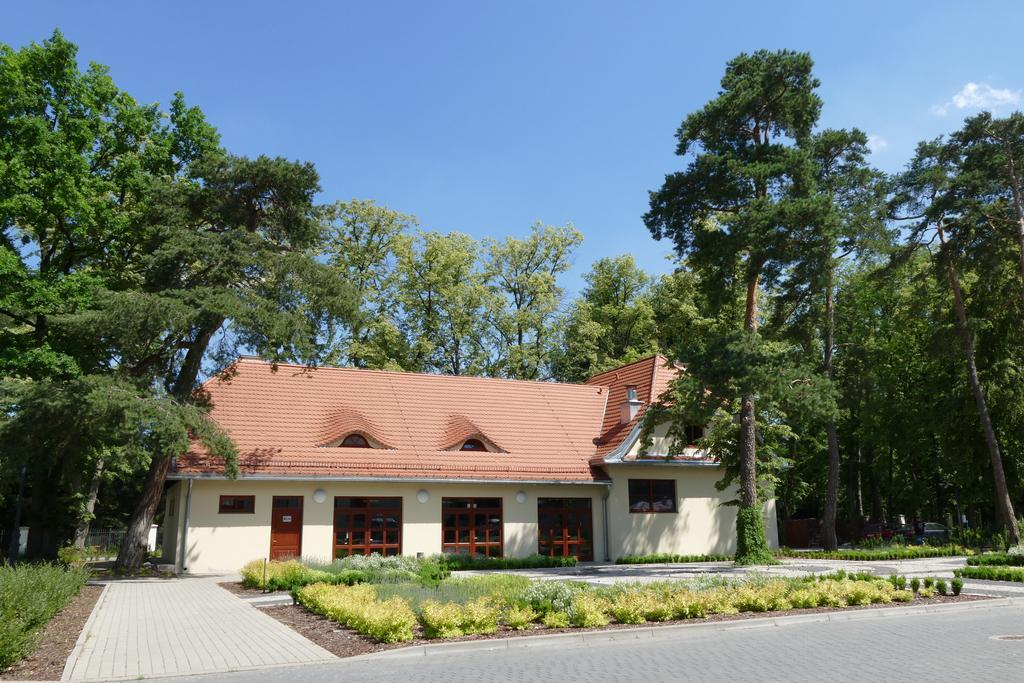 Otrębusy Ckm Centrum Konferencyjne Mazowsze المظهر الخارجي الصورة