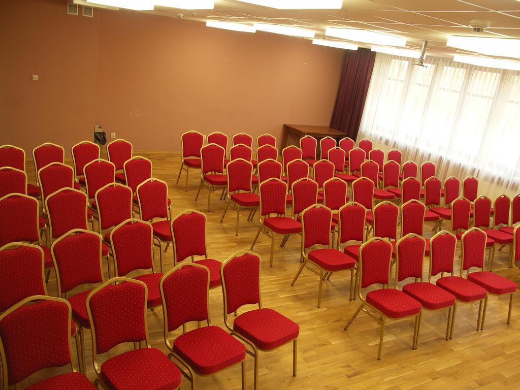 Otrębusy Ckm Centrum Konferencyjne Mazowsze المظهر الخارجي الصورة